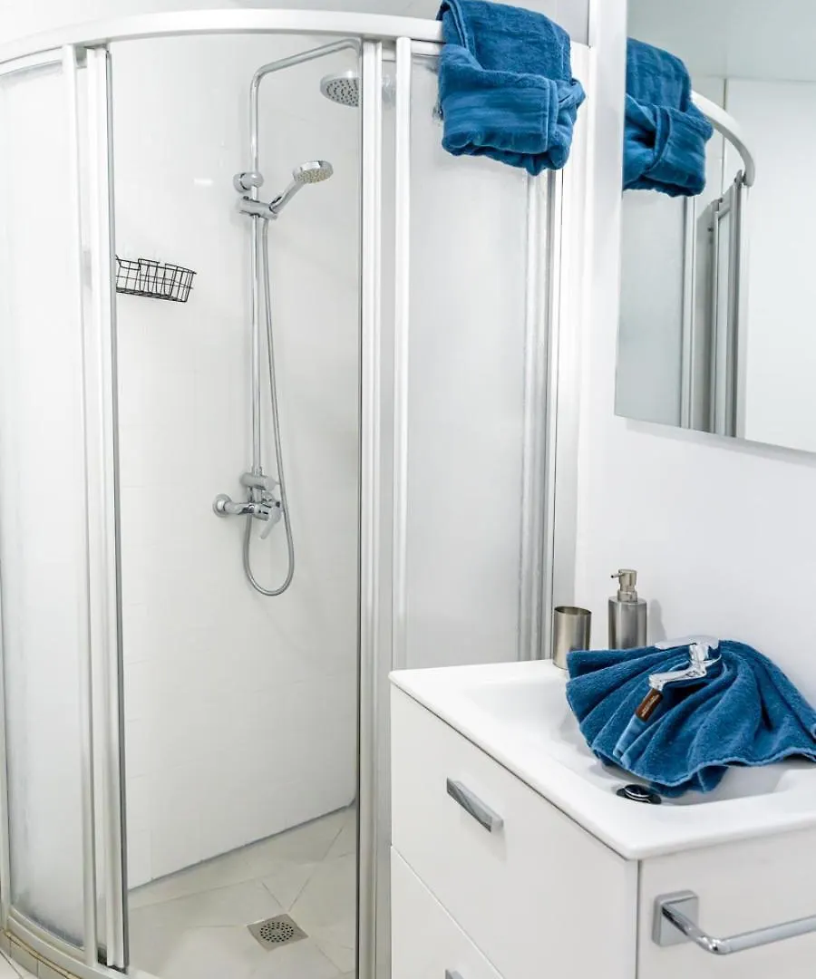 Modern Wave Escape Apartment With Private Parking And Rooftop Pool By Namaste Elite Torremolinos