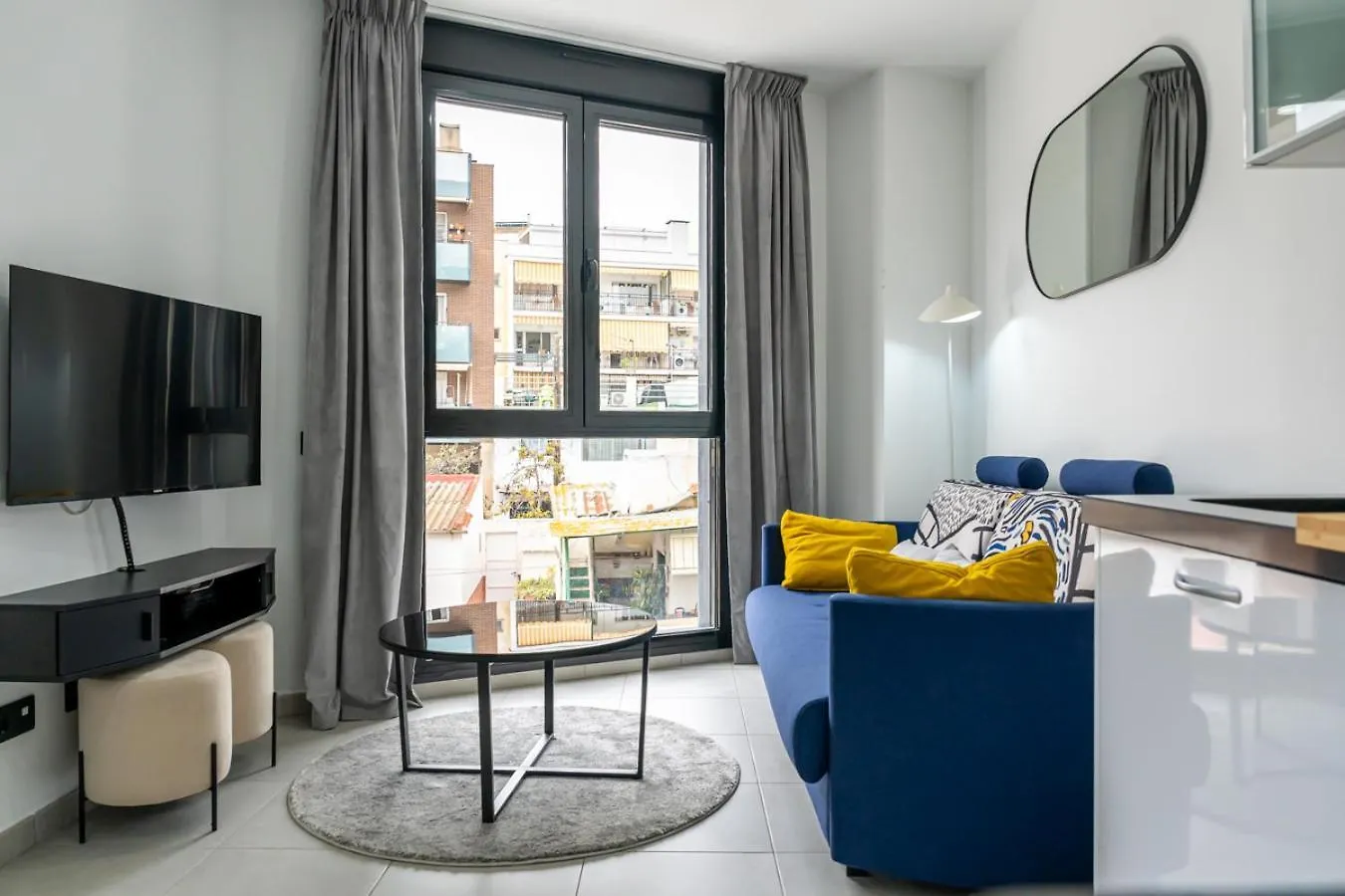 Modern Wave Escape Apartment With Private Parking And Rooftop Pool By Namaste Elite Torremolinos