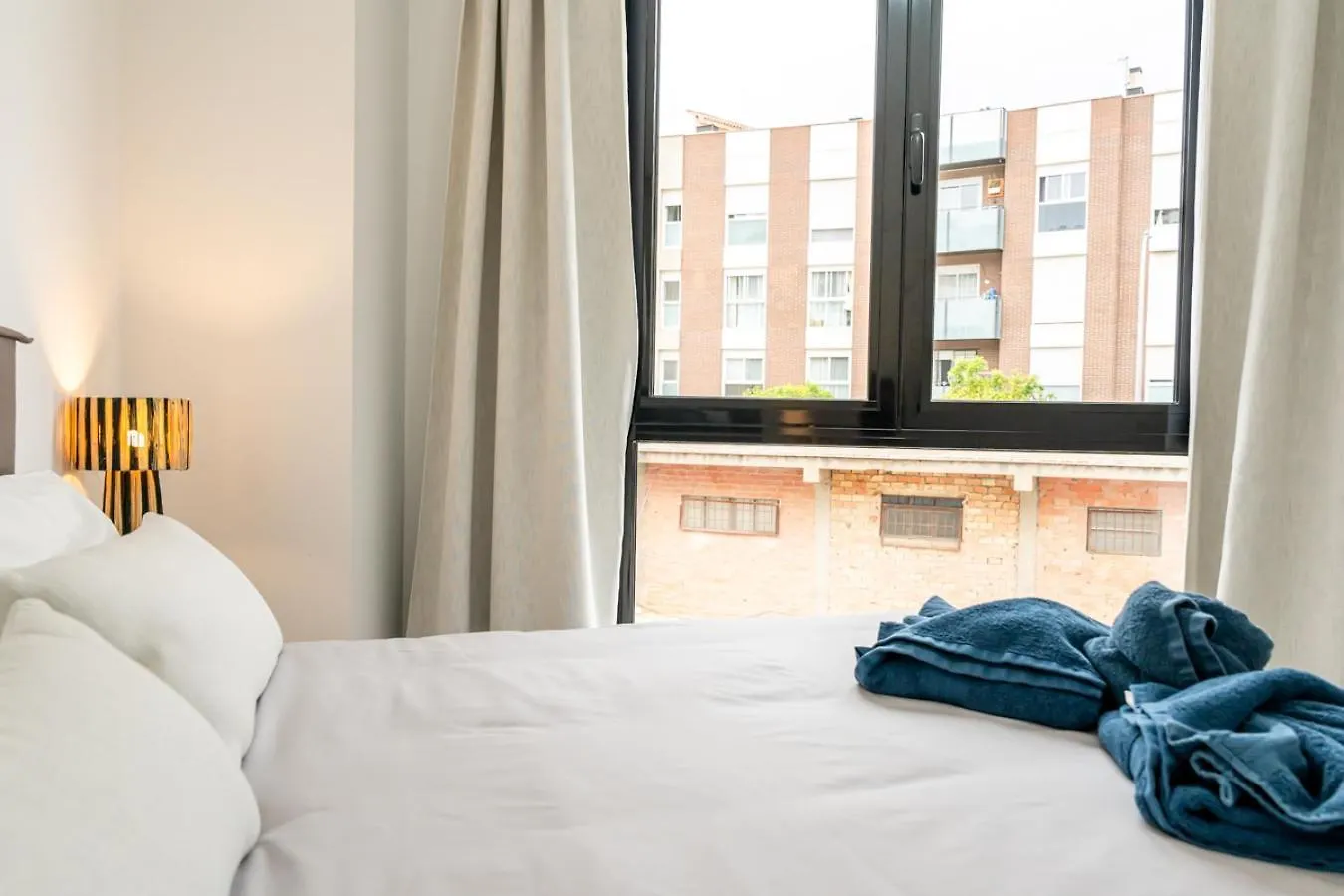Modern Wave Escape Apartment With Private Parking And Rooftop Pool By Namaste Elite Torremolinos