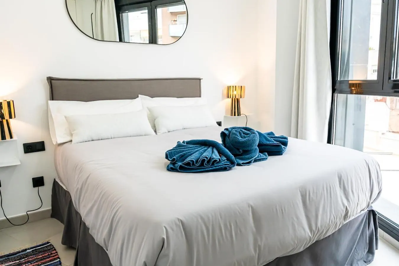 Modern Wave Escape Apartment With Private Parking And Rooftop Pool By Namaste Elite Torremolinos