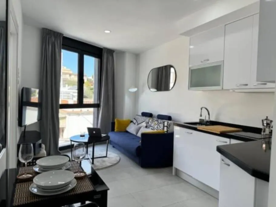 Modern Wave Escape Apartment With Private Parking And Rooftop Pool By Namaste Elite Torremolinos